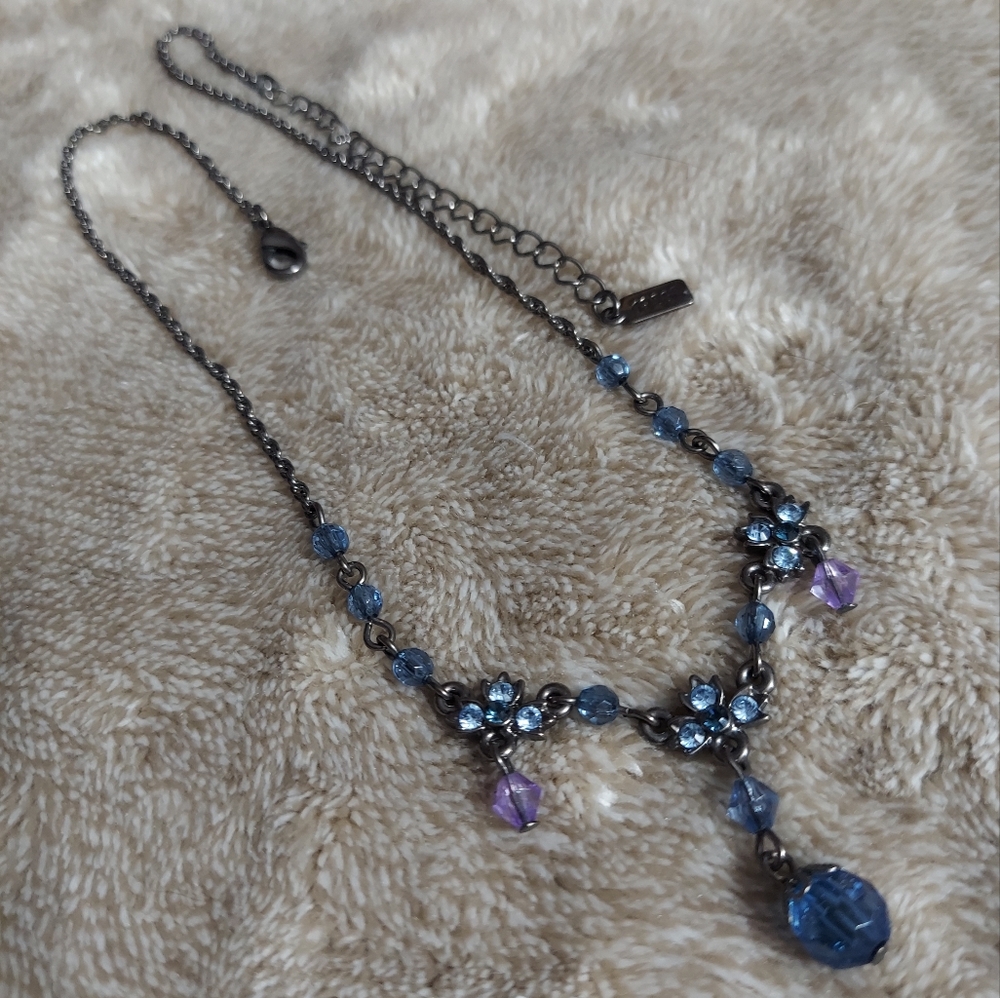 '1928' Textured Gun Metal Black/Faceted Blue & Purple Crystal Floret Necklace - Picture 8 of 8